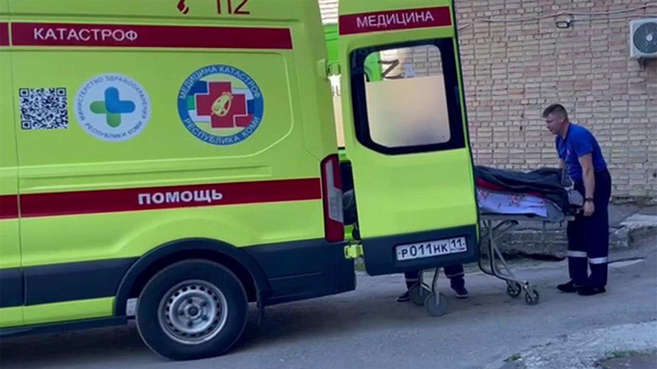 Девочку, пострадавшую при сходе пассажирского поезда в Коми, доставили на лечение в Москву
