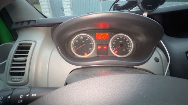 Рено трафик 2014 г. Включение часов. Renault traffic 2014 Turning on the clock on the dashboard.