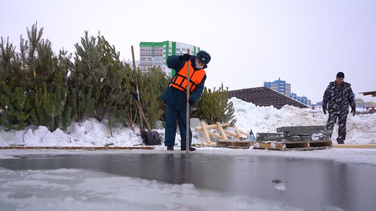 В Спутнике обустроят прорубь для желающих купаться на Крещение