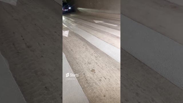 Противоскользащее покрытие для вьездного пандуса подземного паркинга