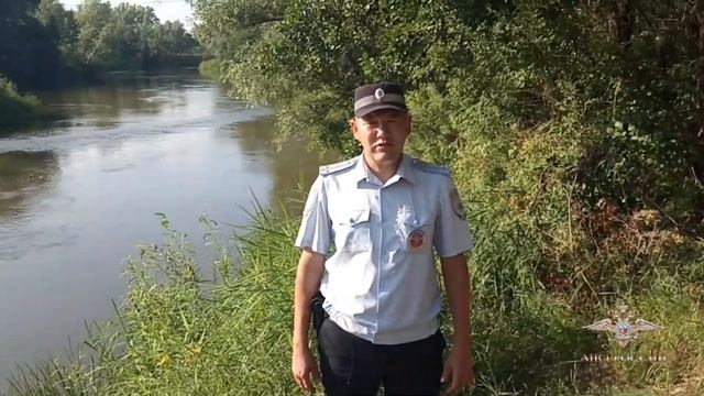 Оренбургский полицейский спас тонувшую в реке 12-летнюю девочку