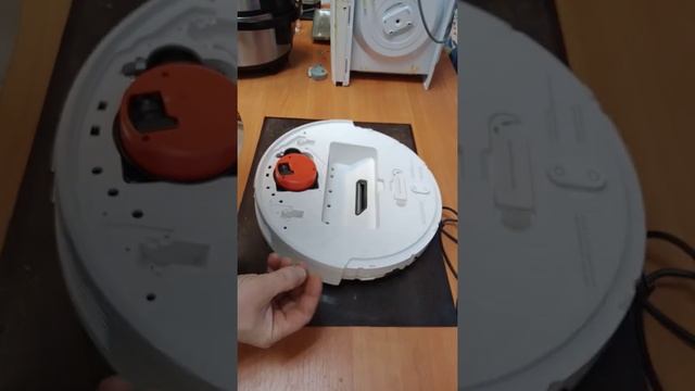 разборка пылесоса Xiaomi Mi robot vacuum-Mop P.