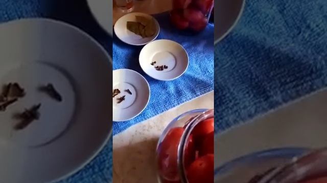 Сладкие помидоры в снегу
