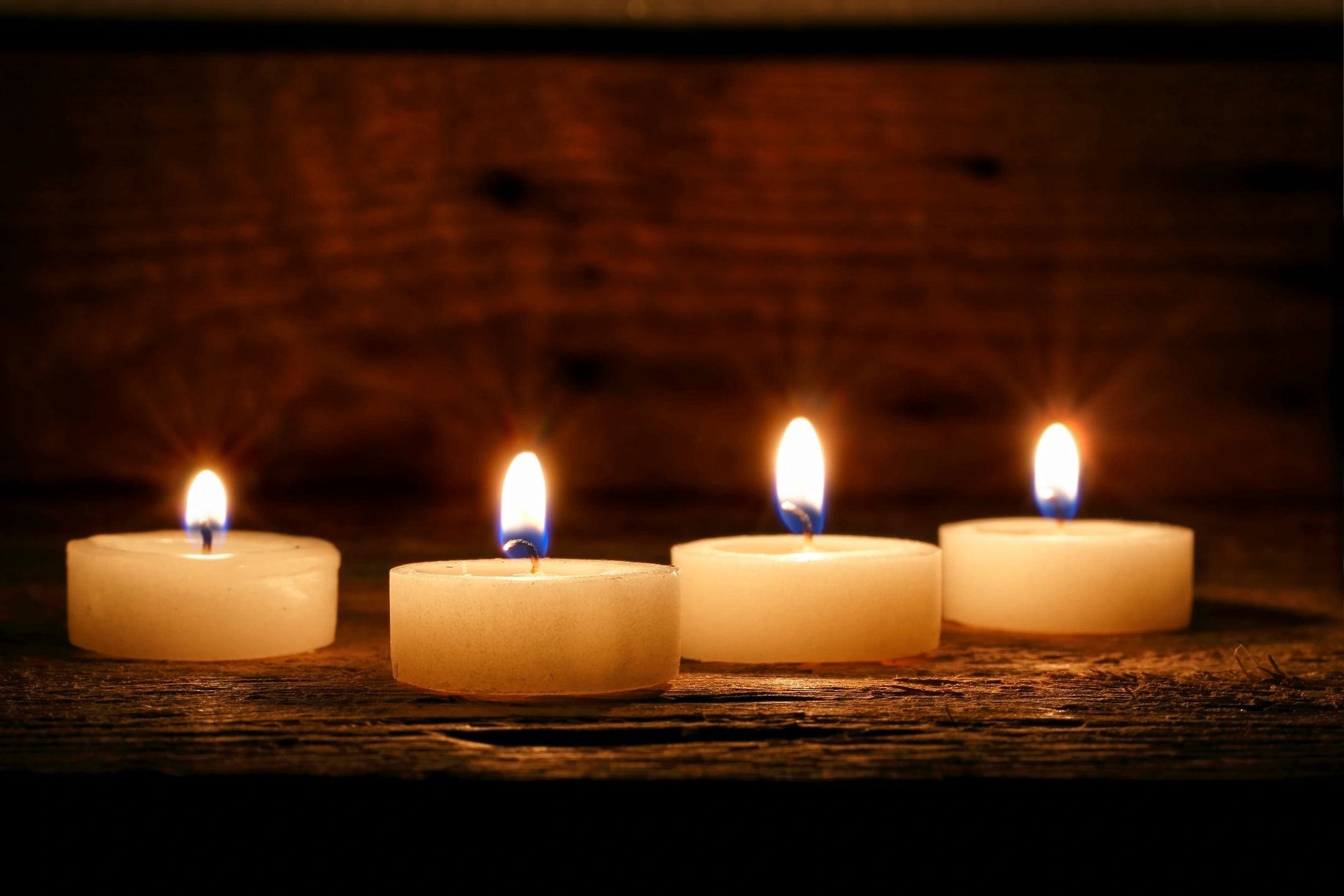 4 Горящие свечи