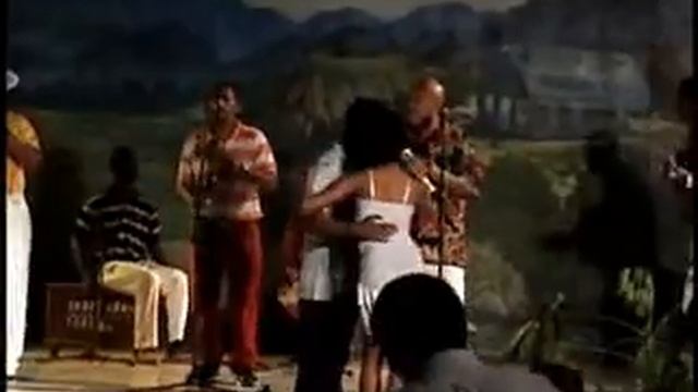 Marimba,guayo y bongo Mongo y Los Universales del Son.