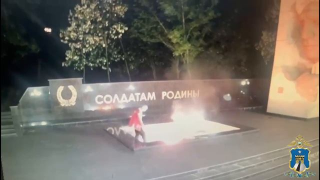 Мужчину, сжегшего памятные венки на мемориале в Кисловодске, задержали