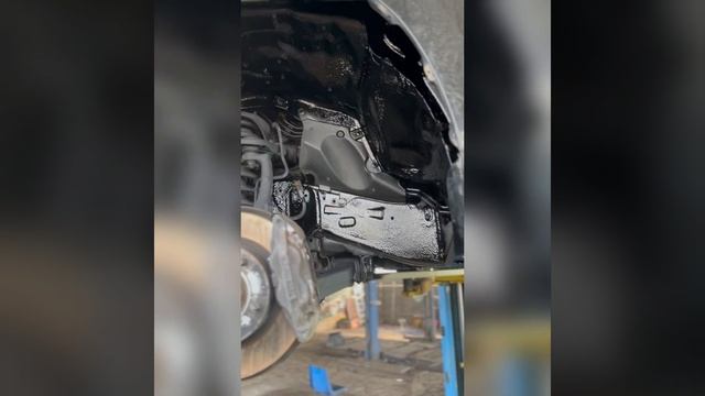 Антикоррозионная обработка рамного внедорожника Toyota Land Cruiser 200 2010года выпуска