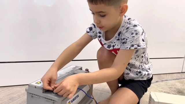 Когда нет света. Подключаем УПС APC к аккумулятору.