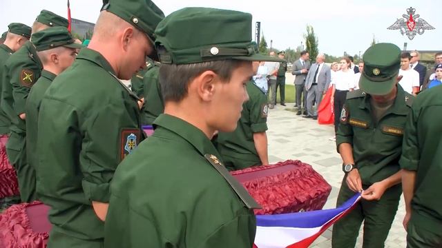 Церемония перезахоронения бойцов на Самбекских высотах