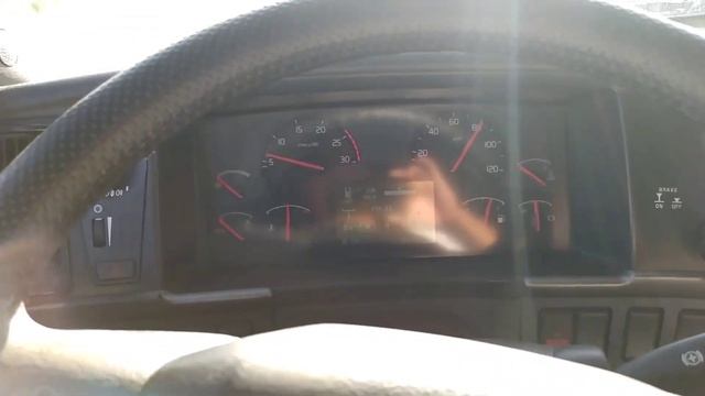 VEJAM COMO USAR A FAMOSA BANGUELA NO VOLVO FM 370, SEM COLOCAR EM NEUTRO.
