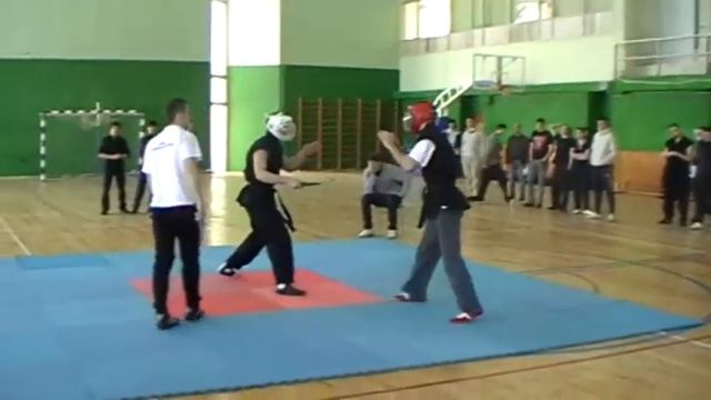 кулачник зарезал всех  профессионалов