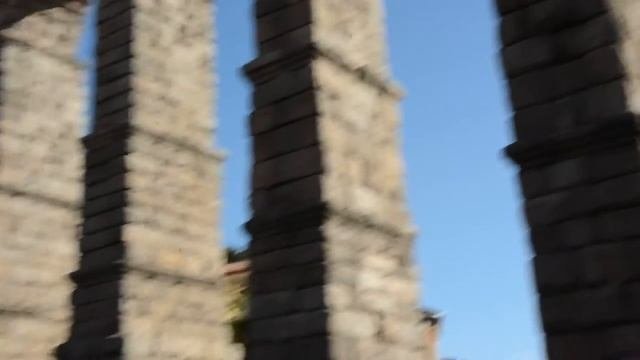 Испания Тур мечты королей Сеговия ч 1 - акведук вид собор снаружи