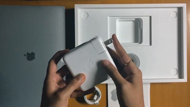 Macbook Pro 16" (Silver) Unboxing Video