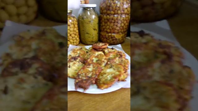 Готовые котлеты из кабачка. / колофитакья/.Греческий рецепт.