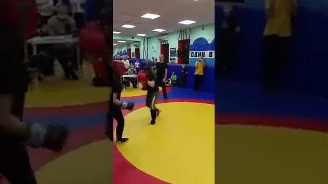 Женский бой по ММА
