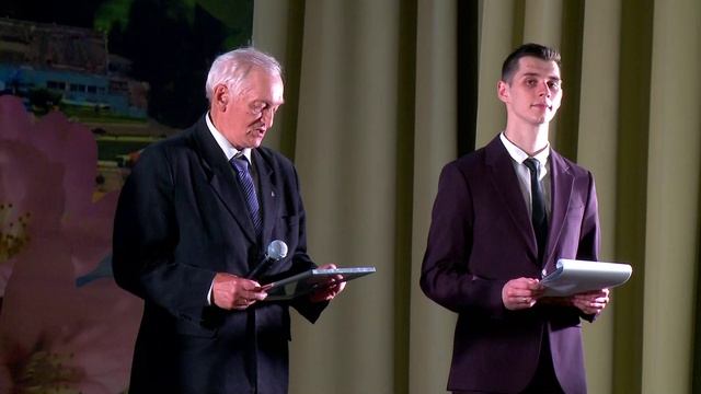Комсомольчан поощрили за успехи и заслуги перед городом