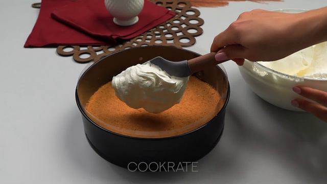 A decoration using the grater. Cake without baking, tastier than any expectation