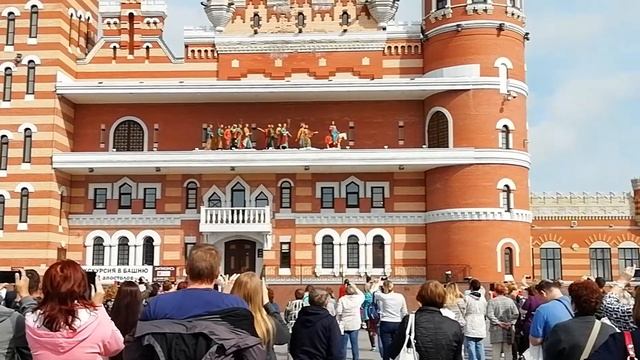 Вхождение в Иерусалим - механические часы в Йошкар-Оле