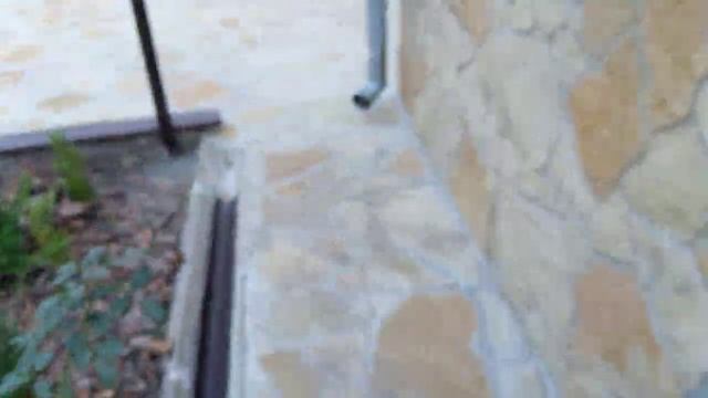 Окрашиваем металл для навеса / устанавливаем мойку в подвальном помещении