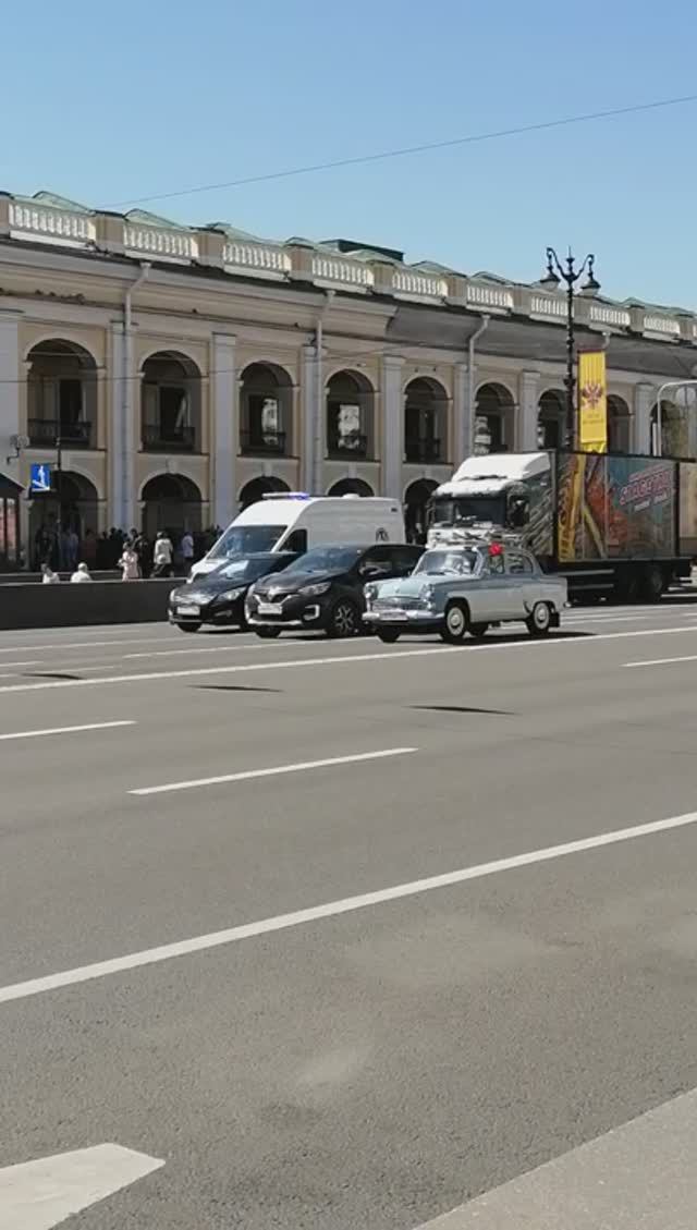 Парад ретро транспорта на Невском проспекте - продолжение!