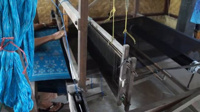 the making of batik @ Bali.MP4