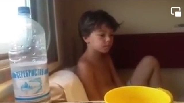 Мальчик в поезде говорит о своих желаниях.