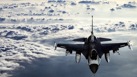ГЕНЕРАЛ ПОПОВ РАССКАЗАЛ, ГДЕ ВСУ СПРЯЧУТ F-16: В БЕТОННЫХ КАПОНИРАХ