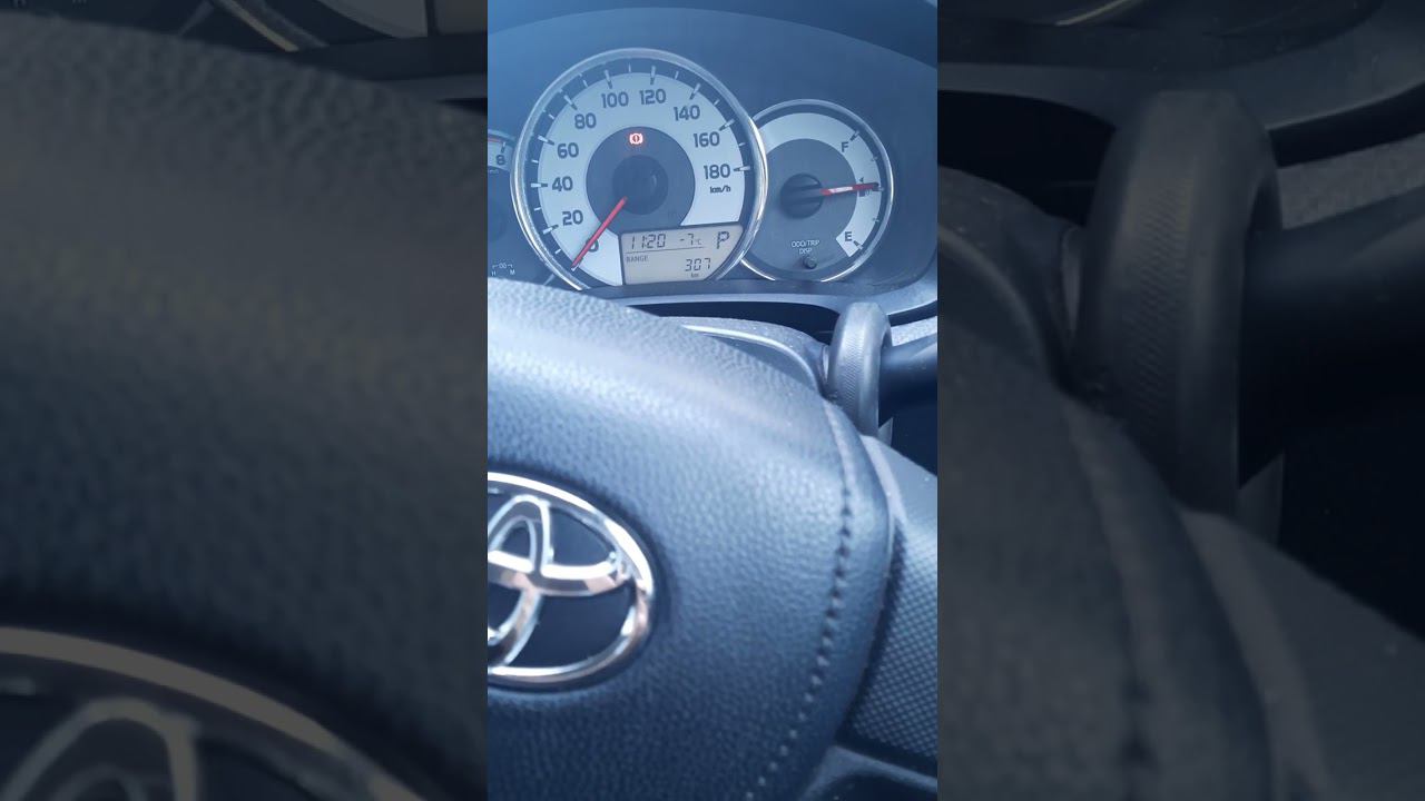 Toyota Corolla Fielder Nze161 1nz Fe . Шум в двигателе . Щелкает натяжитель.