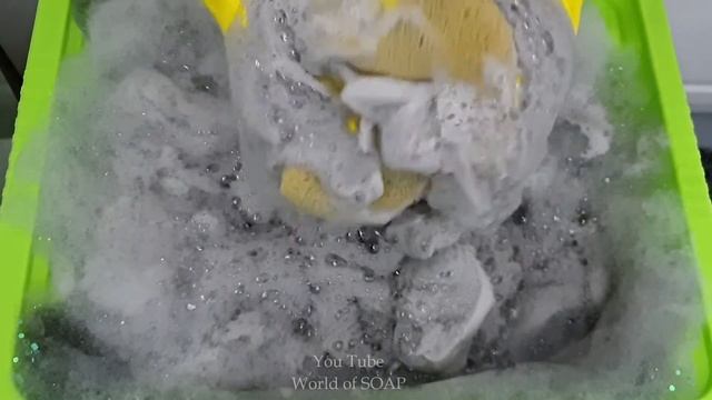 Чёрный гель для душа и мочалки ???