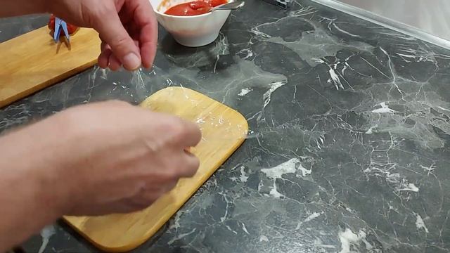 Томатная  паста,  порционно замораживаем.