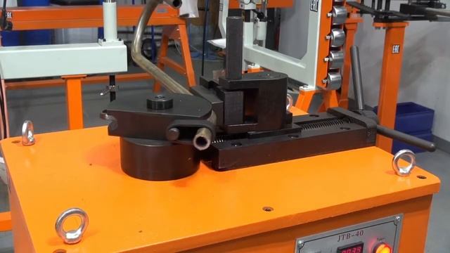 Трубогиб электромеханический бездорновый  серии JTB 40, работа в автоматическом режиме