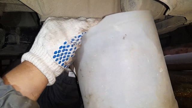Замена масла в автомобиле на примере Тойота Аурис