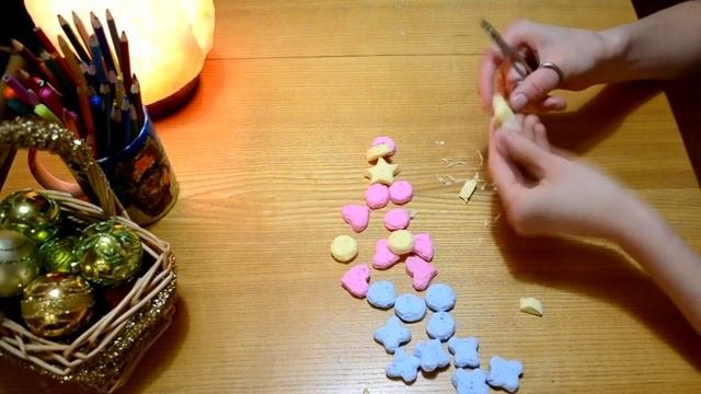 Браслет из бытовых губок для русалочки своими руками