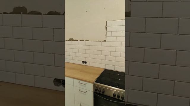 Укладка плитки на фартук для кухни!
