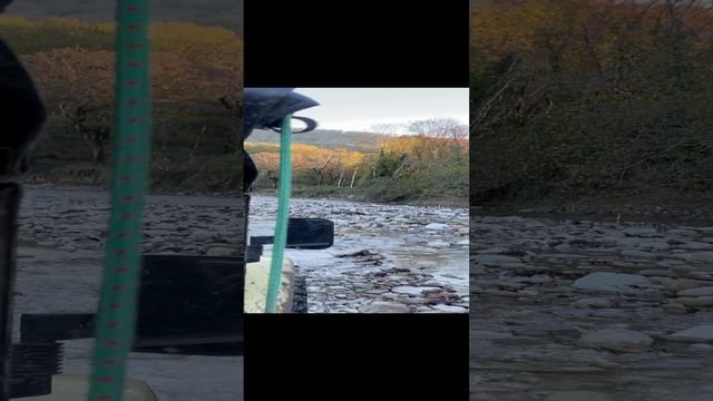 По руслу реки на УАЗике
