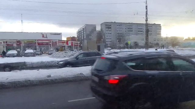 ЗИУ-682Г. Тролза. Вид из окна на город Петрозаводск.