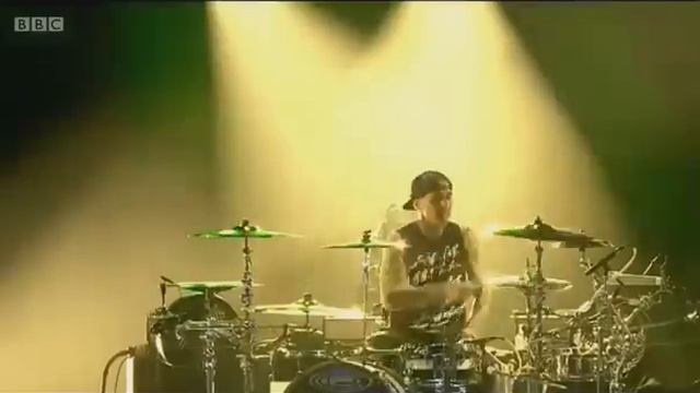 Blink-182 - "Hybrid Moments" (Misfits Cover) LIVE @ Reading 2014