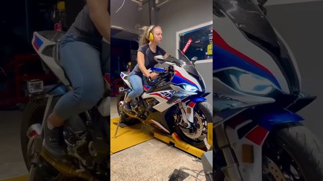 BMW S1000XR || #bmw #s1000xr #shots #youtubeguru #contant #trading #motovlogs #viral #youtuneshort