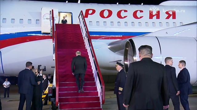 Владимир Путин завершил визит в КНДР и теперь летит во Вьетнам.