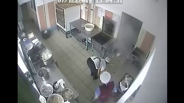 Ошпарилась