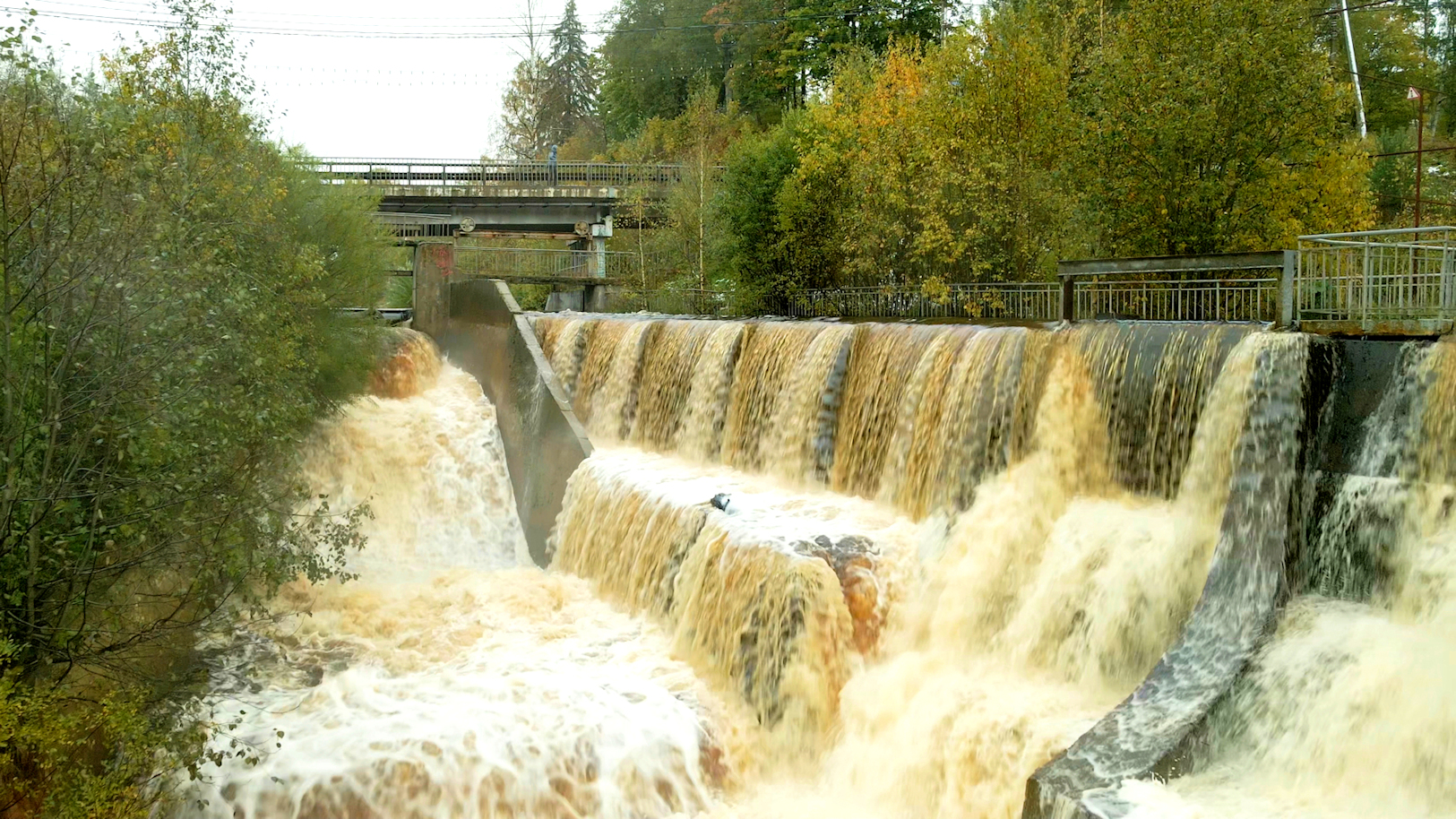 Плотина Рощинской ГЭС Достопримечательности Ленинградской области
