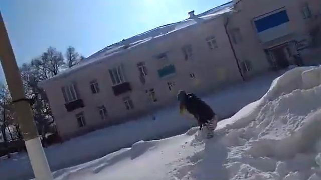 Влог: 05.03.18 год - Не тем местом упали в снег))