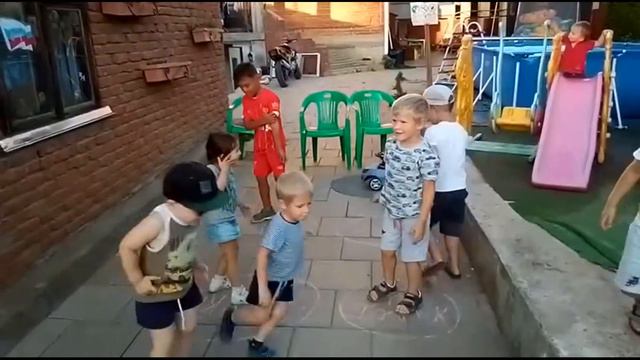 Позитивия 11 07 2020 'Бегемотики бежали' интерактивная игра на улице воспитатель Асия Дюсупова