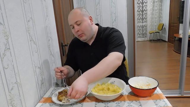 ОБЖОР. КАРТОФЕЛЬНОЕ ПЮРЕ, ЖАРЕНЫЙ МИНТАЙ, КВАШЕНАЯ КАПУСТА. КАКОЙ КАНАЛ СОЗДАТЬ НОВИЧКУ. ЧАСТЬ 2