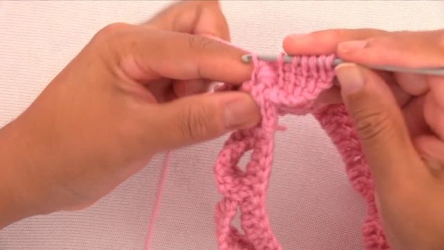 Diadema a crochet con trenzas de hojas y flor 3D en punto tunecino tejido tallermanualperu