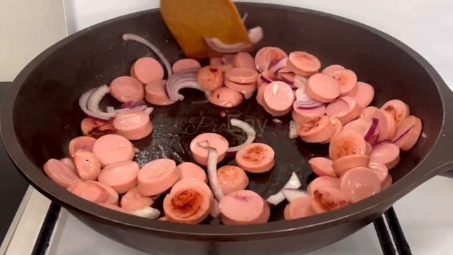 Домашняя яичница с сосисками к завтраку готовится всего за 15 мин. Лучшее и самое вкусное блюдо?