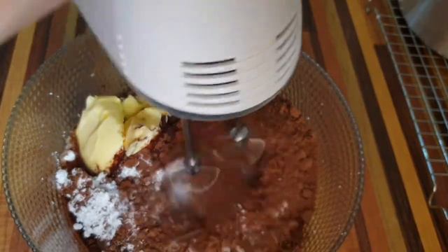 Super Rich Chocolate Ferrero Cake| with chocolate fugde frosting | Bake N Roll