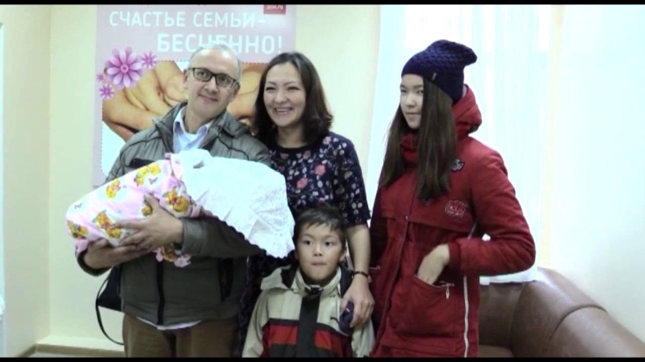 Забрали маму и Залинку из роддома