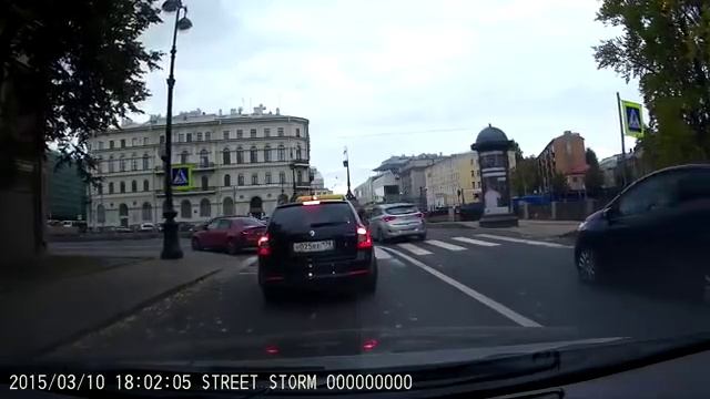 Быдло-водитель сбросил пешехода в канал СПБ