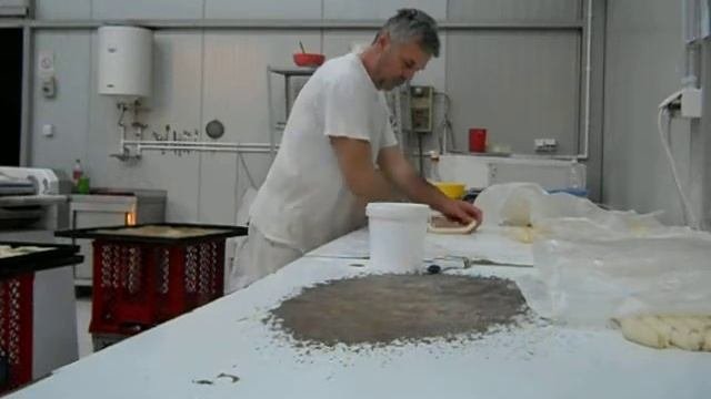 Работа в пекарне  Rad u pekari  Working in a bakery